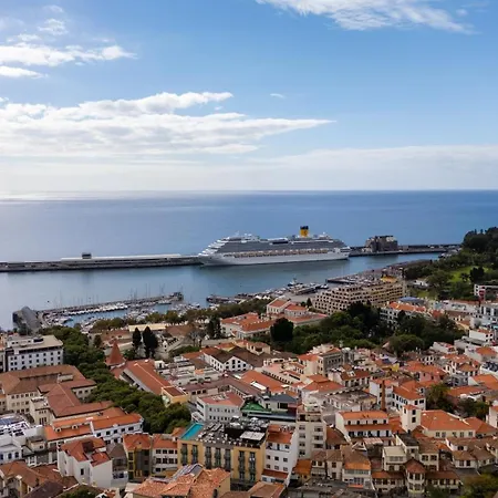 Funcho 91 - Spacious 100M2 Apt - Panoramic Views - Free Parking - Madeira Appartamento