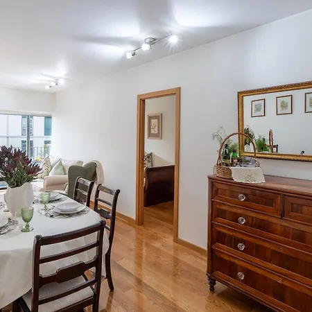 Funcho 91 - Spacious 100m2 - Panoramic Views - Madeira *
