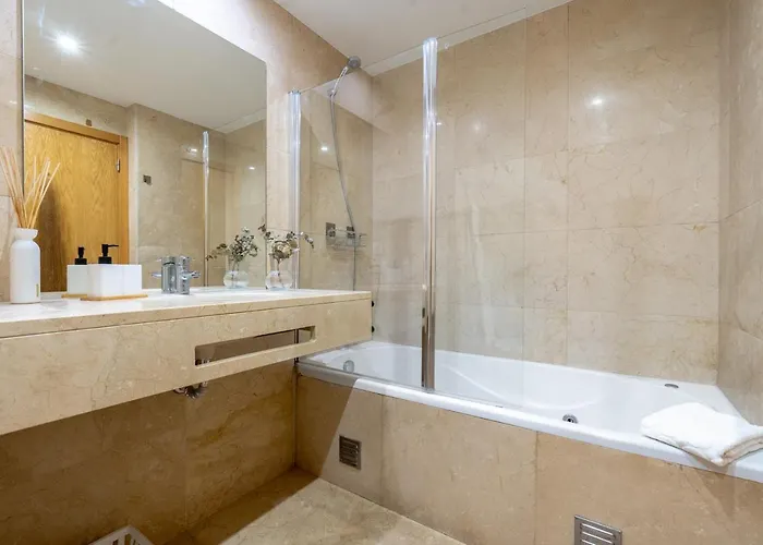 Funcho 91 - Spacious 100M2 Apt - Panoramic Views - Free Parking - Madeira