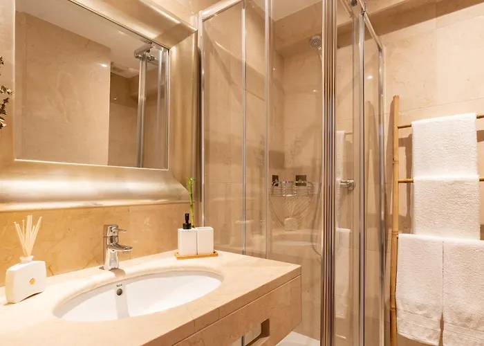 Funcho 91 - Spacious 100M2 Apt - Panoramic Views - Free Parking - Madeira Appartamento Funchal (Madeira)
